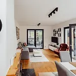Будинок відпочинку River House Jacuzzi Sauna *